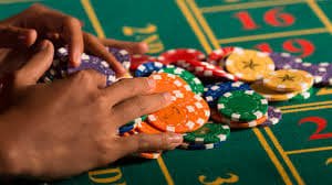Wins section showing notable sports and casino payouts on melbet app